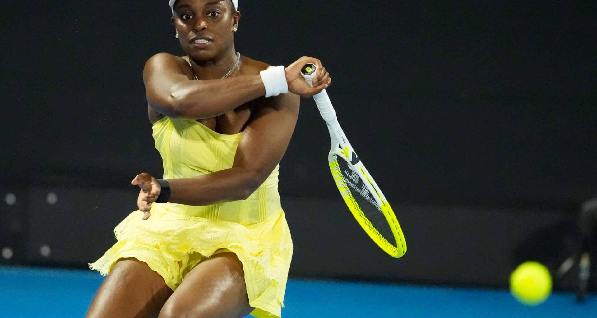 Stephens snaps losing streak to advance in Australian Open qualifying