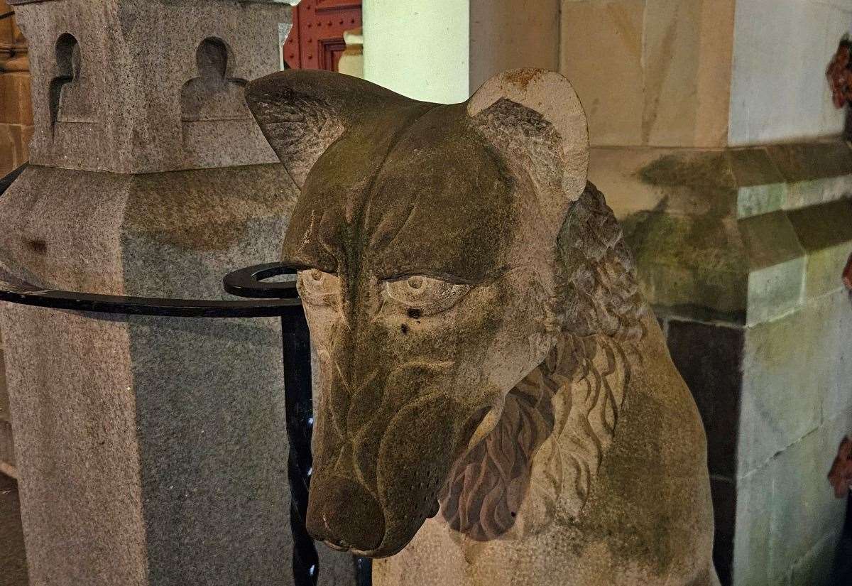 Wolf sculpture standing guard outside Inverness Town House damaged in suspected act of vandalism