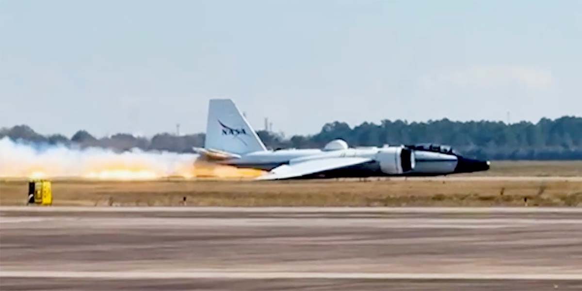 NASA WB-57 Gear-Up at Ellington