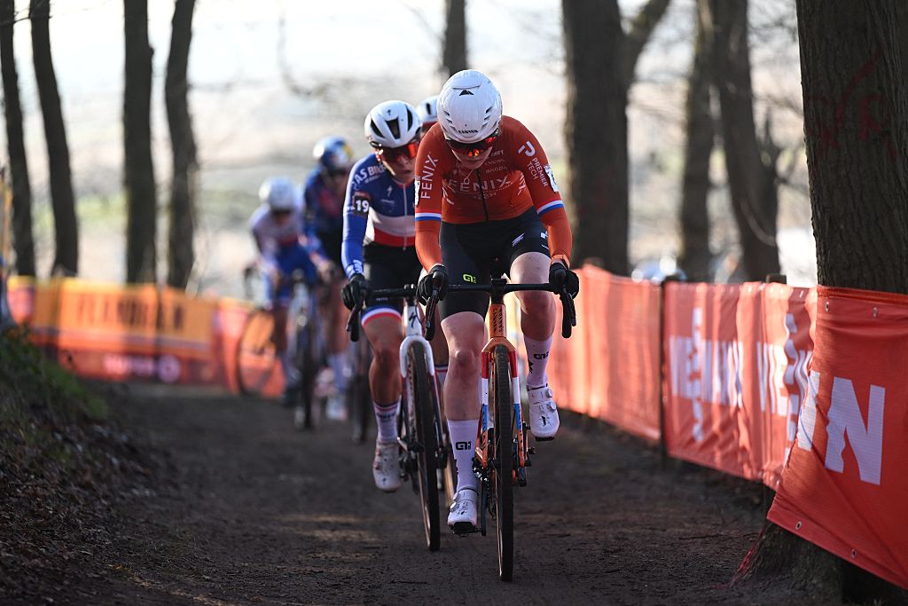 Puck Pieterse racing at Hoogerheide World Cup 2026
