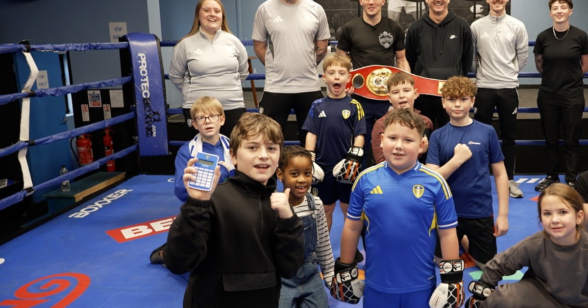 Josh Warrington drops in on Healthy Holidays session