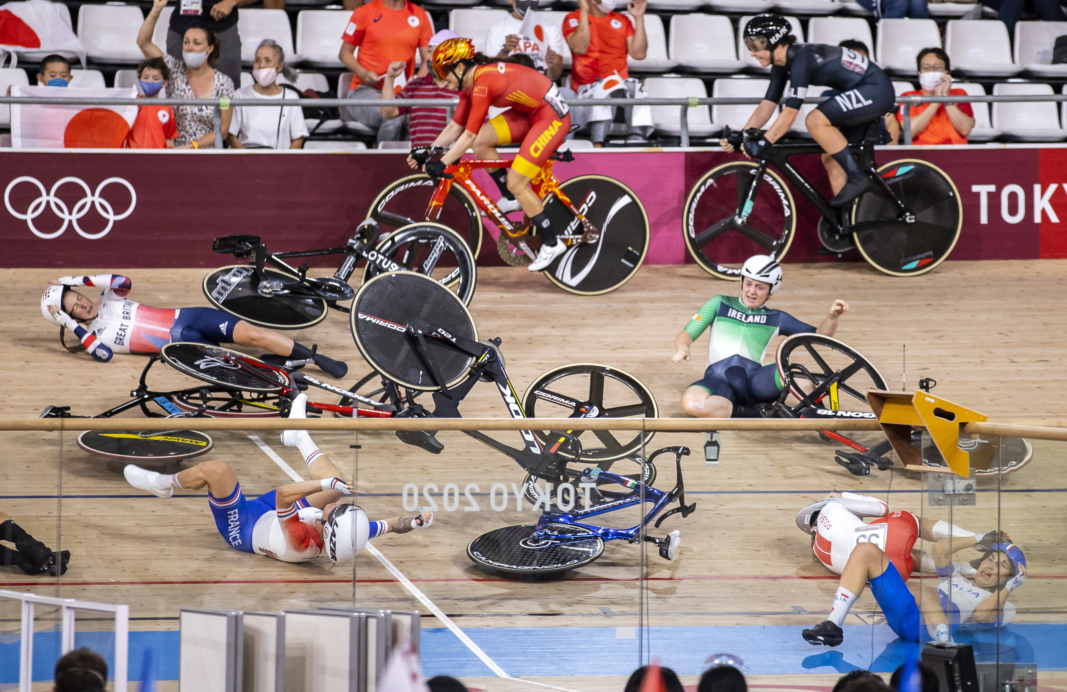 Riders crashing at the 2016 Olympics
