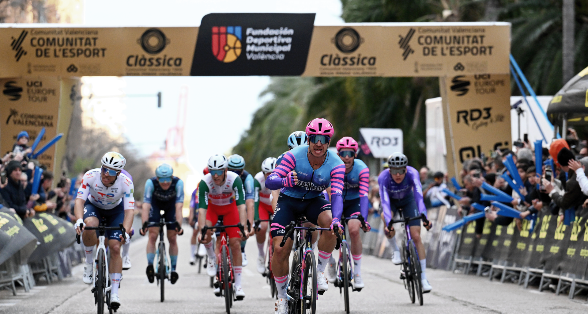 Clàssica Comunitat Valenciana: Dylan Groenewegen makes flying start for new team Unibet Rose Rockets with victory in first race
