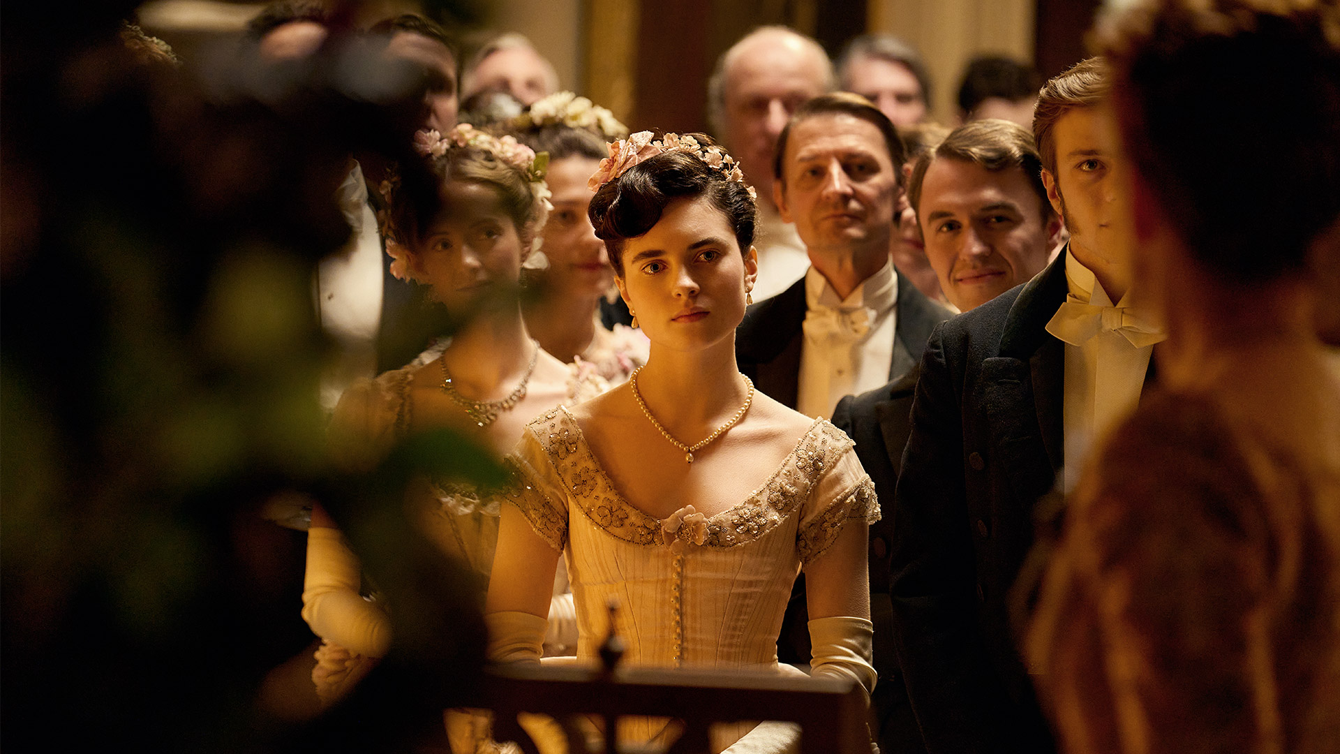 Darci Shaw as Alice in A Thousand Blows season 2.