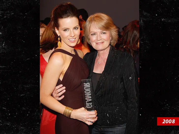 kate beckinsale judy loe mom sub getty swipe 2