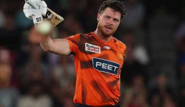 allens-ton-helped-scorchers-post-a-commanding-total-on-the-board