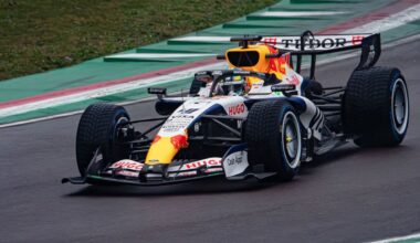 Lindblad goes off in brand-new Racing Bulls F1 car