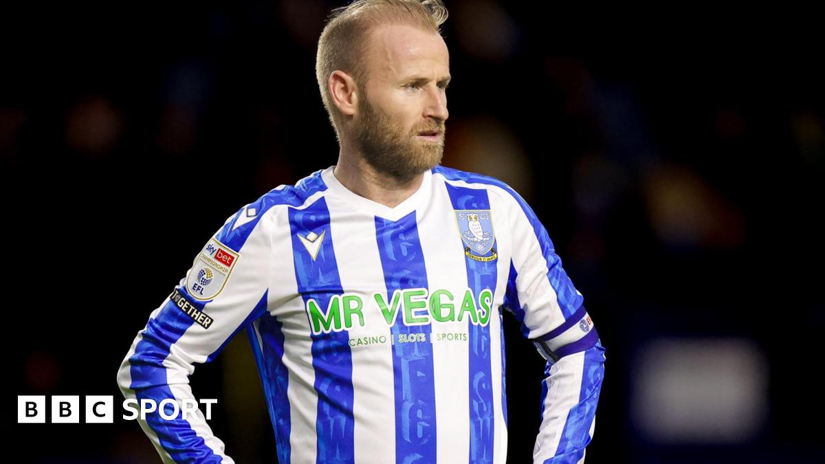 Barry Bannan in action for Sheffield Wednesday in their home defeat by Portsmouth