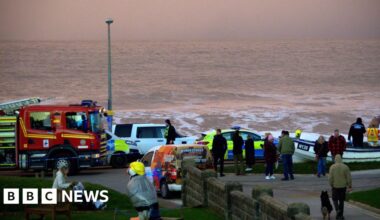 Two missing after getting 'in difficulty' in sea in Withernsea