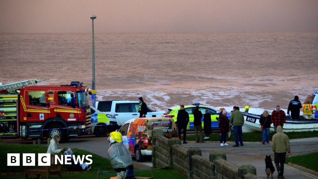 Two missing after getting 'in difficulty' in sea in Withernsea