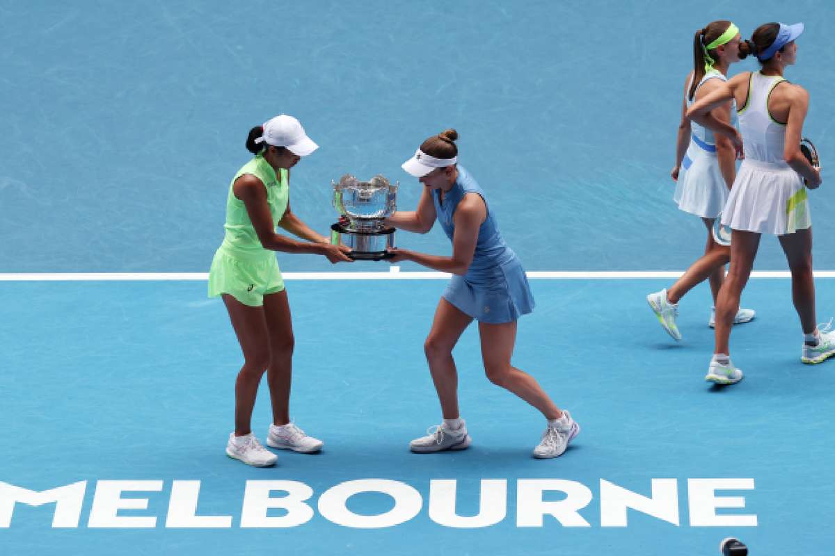 Fourth seeds Mertens and Zhang win women's doubles final to claim Australian Open crown