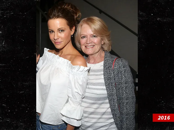 kate beckinsale judy loe mom sub getty swipe 1