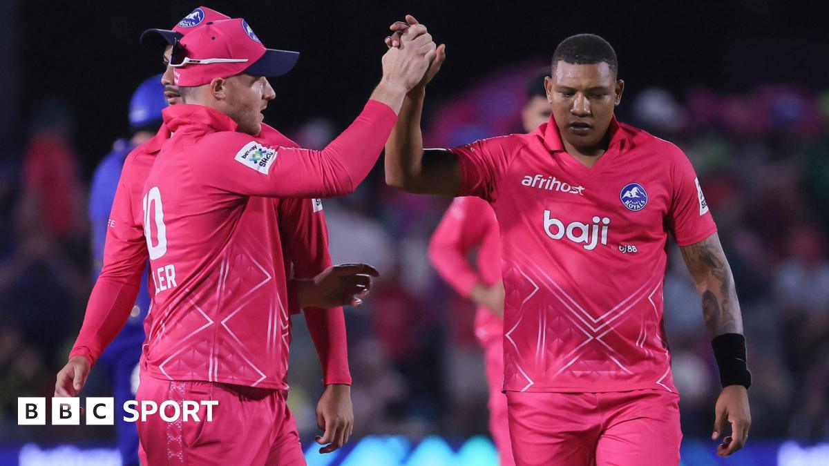 Ottneil Baartman celebrates a wicket