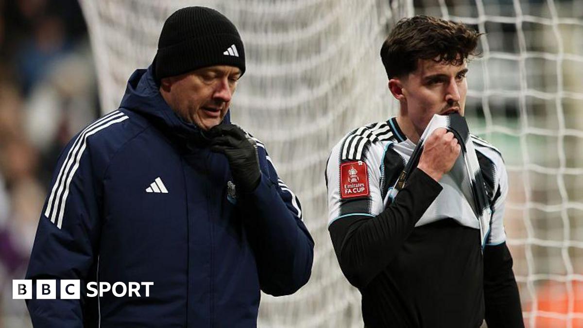 Tino Livramento hobbles off during Newcastle United's FA Cup tie against Bournemouth at St James' Park on 10 January, 2026