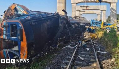Thailand: At least 22 dead as crane collapses onto train