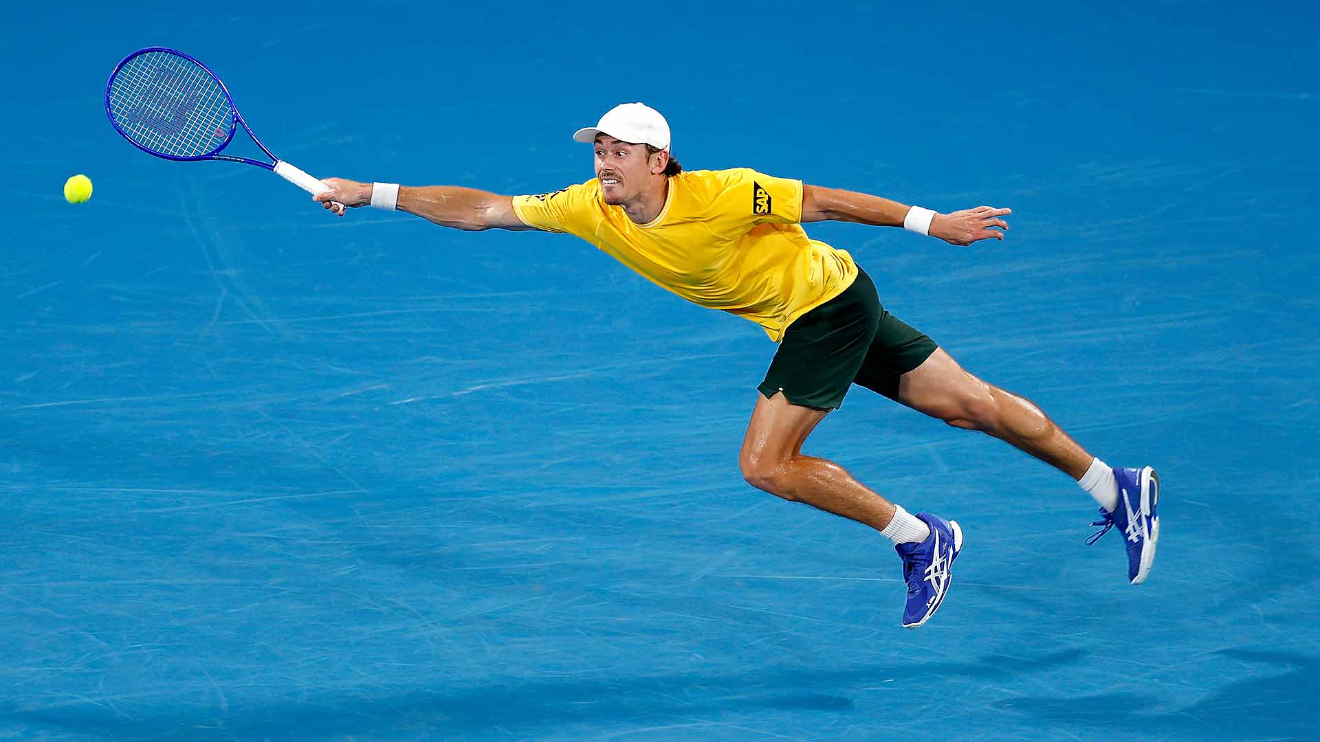 Alex De Minaur levels Australia's tie with Poland after defeating Hubert Hurkacz in Sydney.