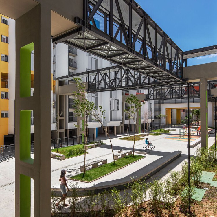 From the Courtyard to the Neighborhood: Latin American Lessons on Collective Placemaking - Image 8 of 10