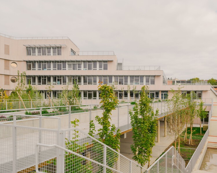 Dominique Frelaut School Group / Tectoniques - Exterior Photography, Balcony