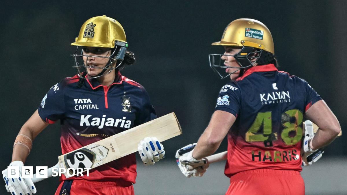 Smriti Mandhana and Grace Harris