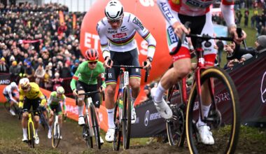 Tubulars rule in cyclo-cross, but are tubeless tyres going to make them extinct in the next few years? Here's what two pro mechanics think