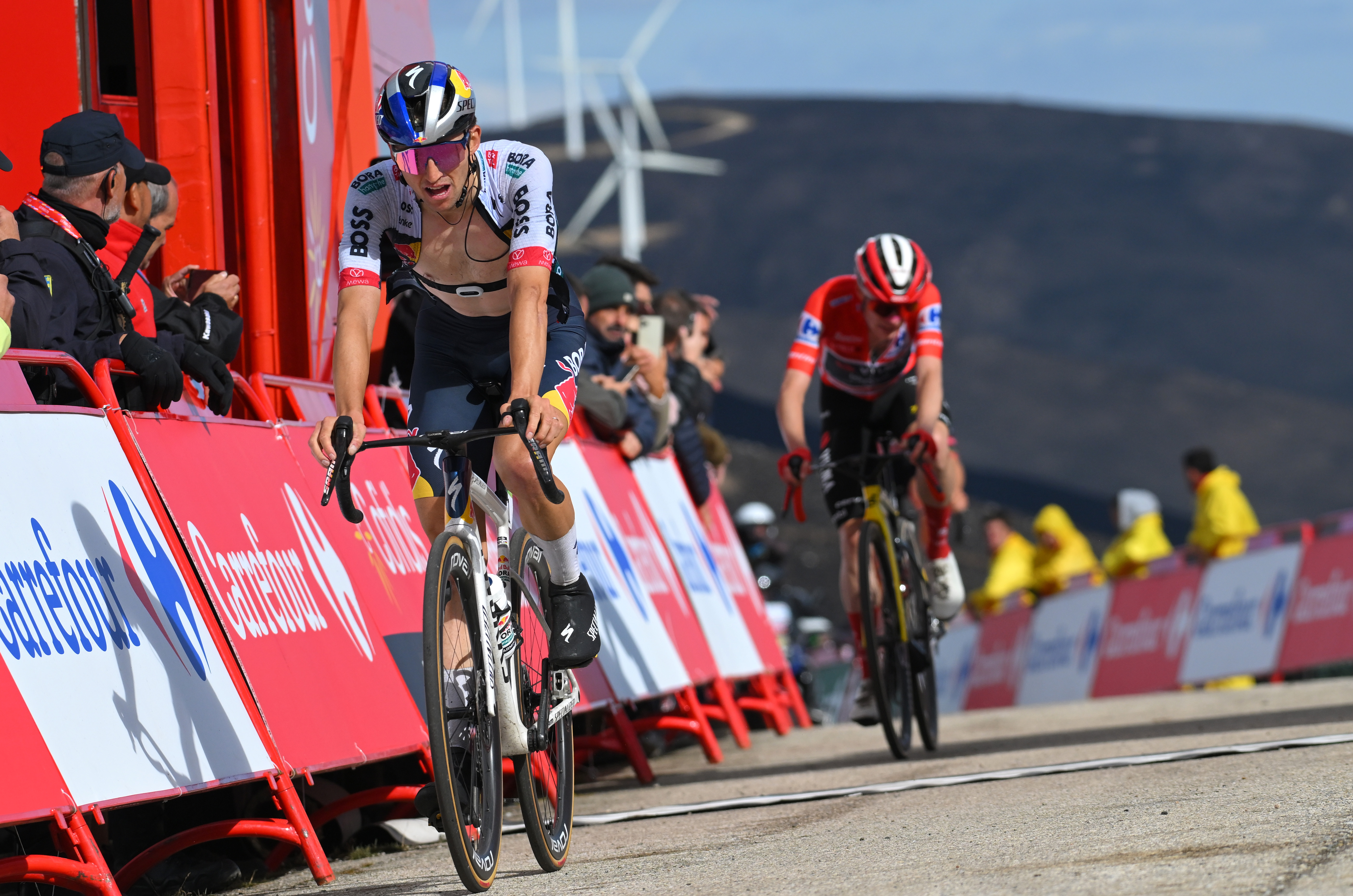 ALTO DE EL MORREDERO, SPAIN - SEPTEMBER 10: Jai Hindley of Australia and Team Red Bull - BORA - hansgrohe crosses the finish line during the La Vuelta - 80th Tour of Spain 2025, Stage 17 a 143.2km stage from O Barco de Valdeorras to Alto de El Morredero 1755m / #UCIWT / on September 10, 2025 in Alto de El Morredero, Spain. (Photo by Tim de Waele/Getty Images)