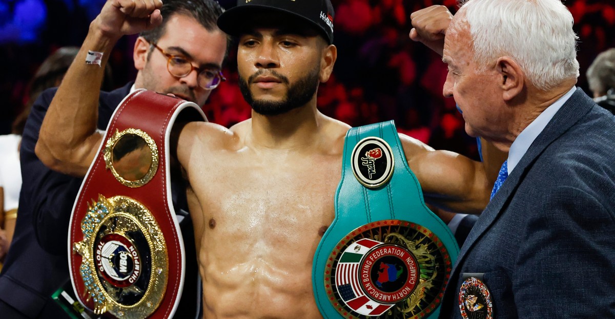 Raymond Muratalla takes majority decision win over Andy Cruz