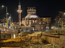 Low light, telephoto cameras: Honor Magic8 Pro (3.7x) - 85mm, f/2.6, ISO 1250, 1/8s (4080x3072px) - Honor Magic8 Pro vs. Oppo Find X9 Pro vs. vivo X300 Pro