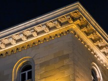 Low light, telephoto cameras: vivo X300 Pro (7x) - 170mm, f/2.7, ISO 7873, 1/14s (4080x3072px) - Honor Magic8 Pro vs. Oppo Find X9 Pro vs. vivo X300 Pro