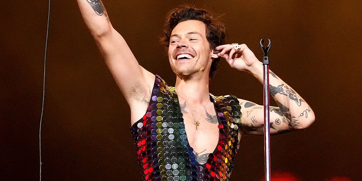 Singer's fans 'rumble' new tour details in surprise album announcement