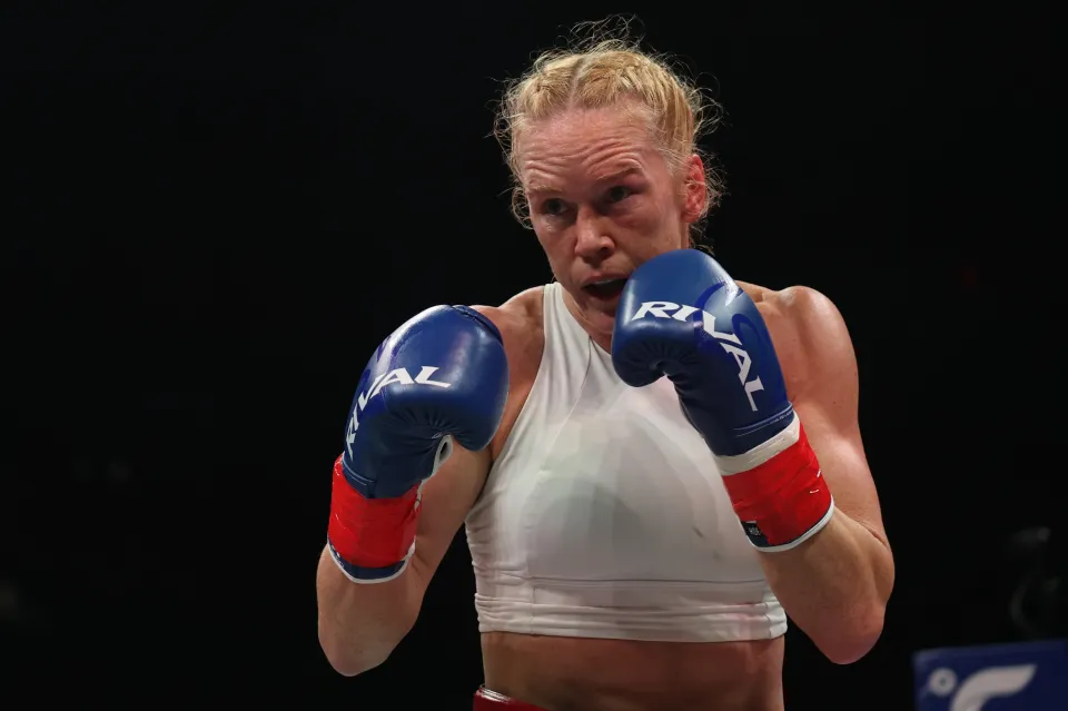 Holly Holm in the ring fighting Stephanie Holm