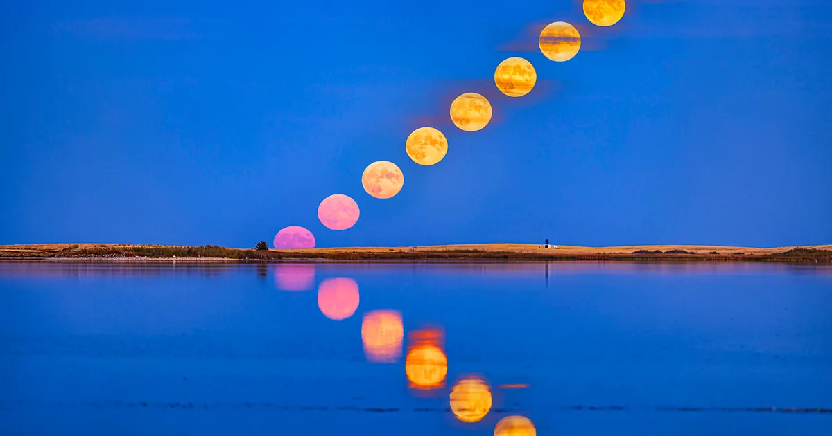 Hunter's Moon of 9 October 2022 rising over Crawling Lake Reservoir, Alberta, Canada. Credit: Alan Dyer/Stocktrek Images/Getty Images