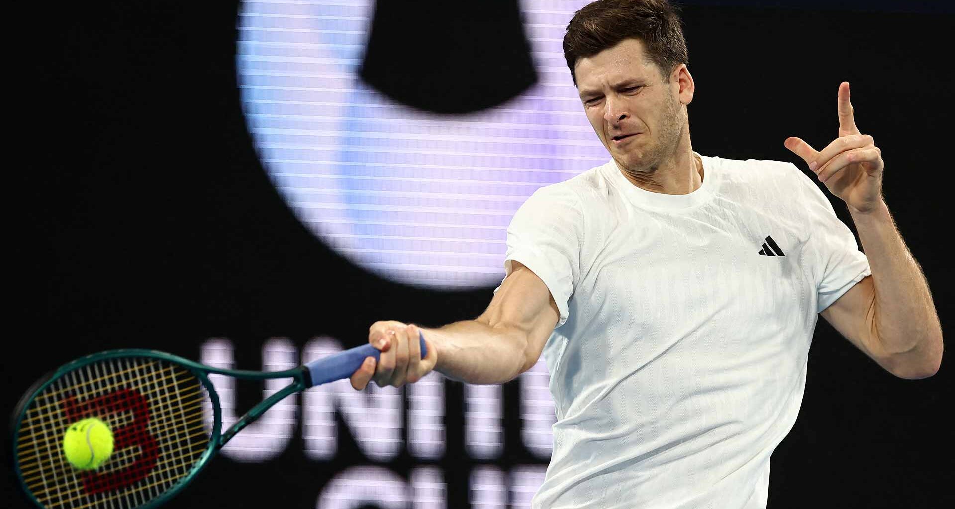 Hubert Hurkacz stuns Alexander Zverev, Iga Swiatek clinches Poland's United Cup win | ATP Tour