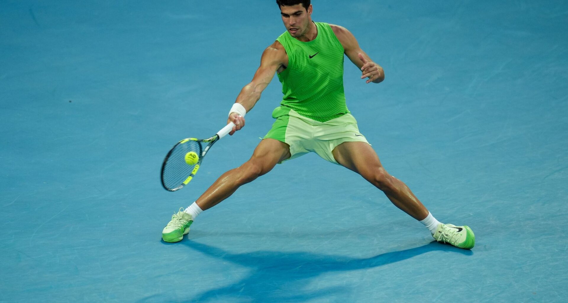 Carlos Alcaraz, Jannik Sinner and Novak Djokovic star in best shots from men's semi-finals at Australian Open - TNT Sports
