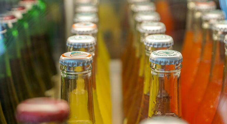 Increase taxes on sugary drinks and alcohol to save lives, urges WHO