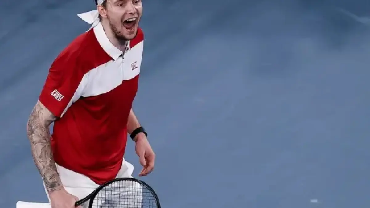 Bublik Advances, Finalizes Men’s 4R Line-up at Friday Night Lights