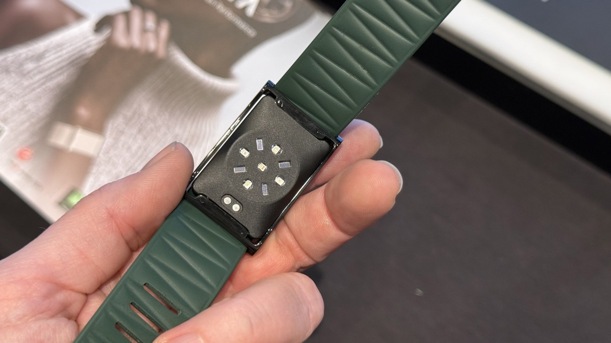 Luna band, bottom side, in my hand