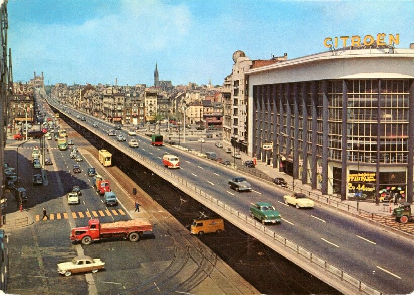 the Koekelberg viaduct near Sainctelettesquare, around 1958. Postcard by Colorprint, Brussels © CIVA Collections, Brussels