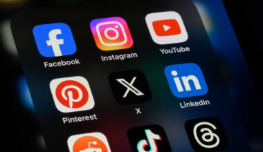 5 Popular Apps That Drain Your Smartphone's Battery The Most