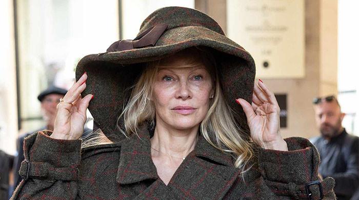 Pamela Anderson walks out of Golden Globes after spotting Seth Rogen