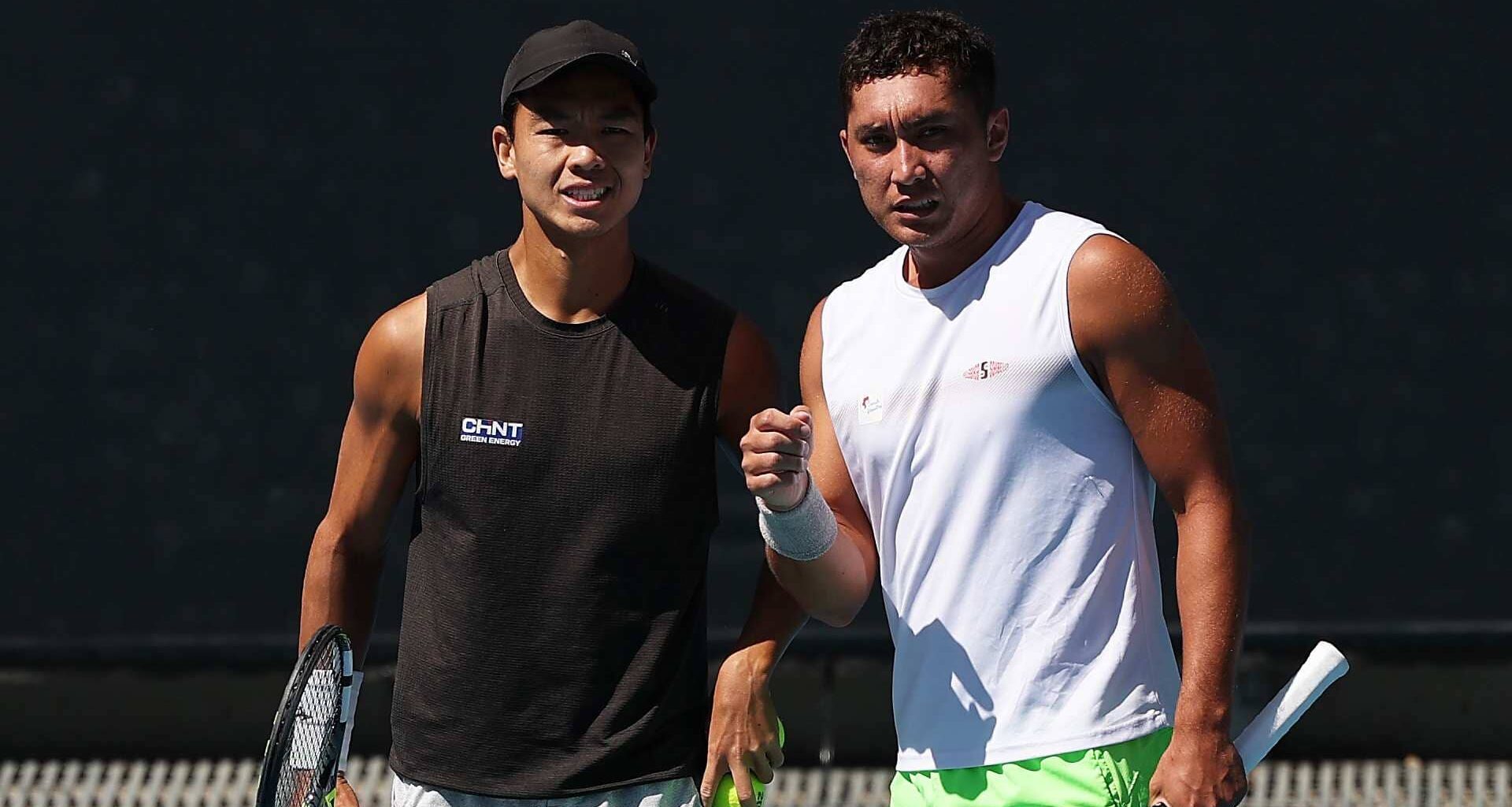 Li Tu and James McCabe defeat top seeds Julian Cash and Lloyd Glasspool at the Australian Open.