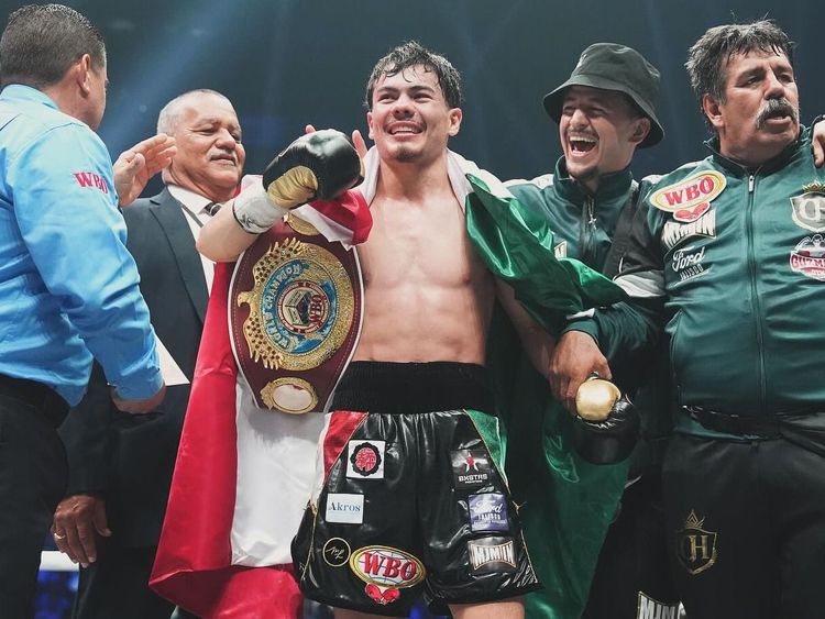 The Ring's No. 2 Bantamweight Christian Medina Will Defend Title vs. Adrian Curiel