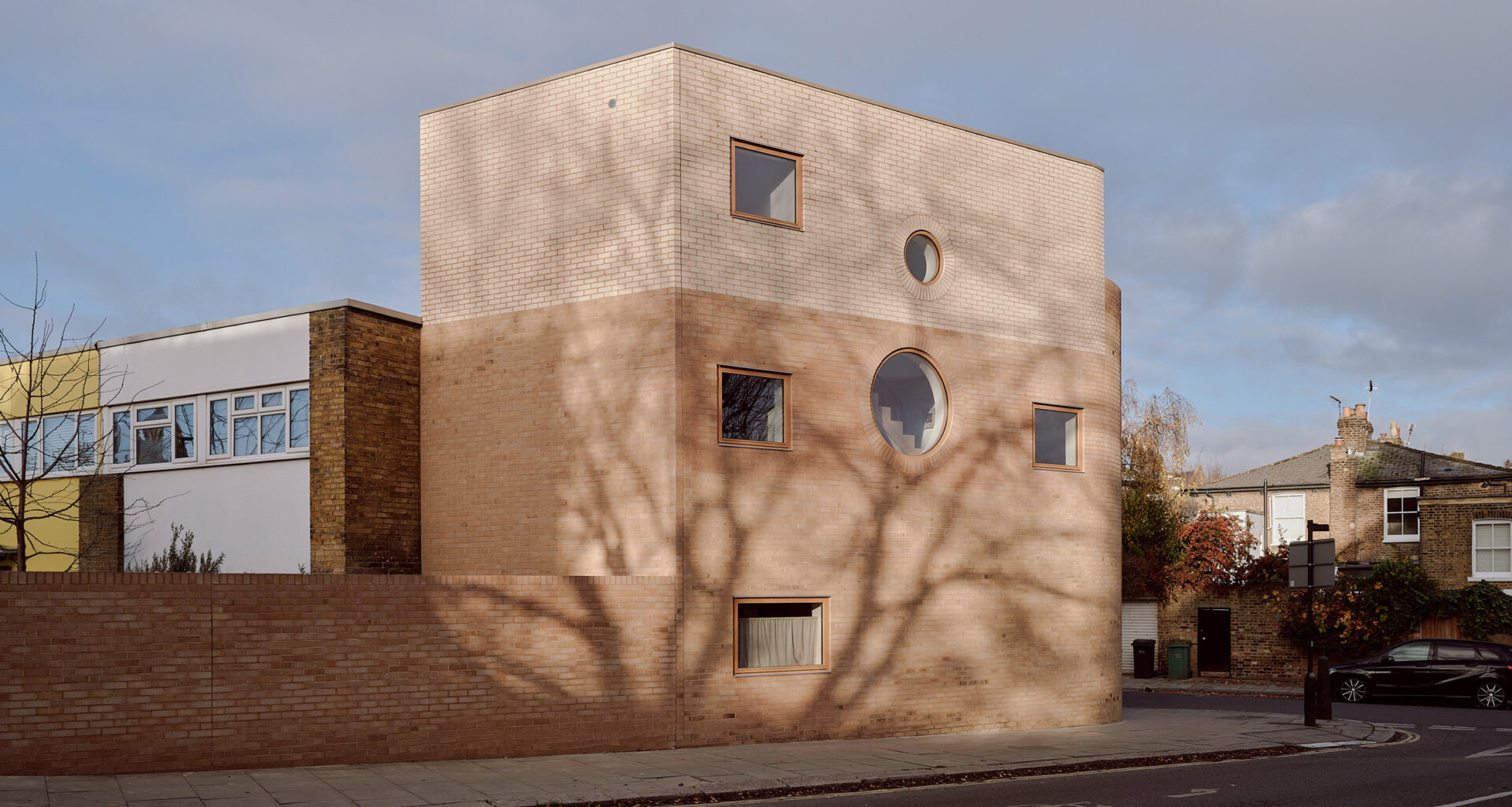 Runda by Nikjoo and Flawk