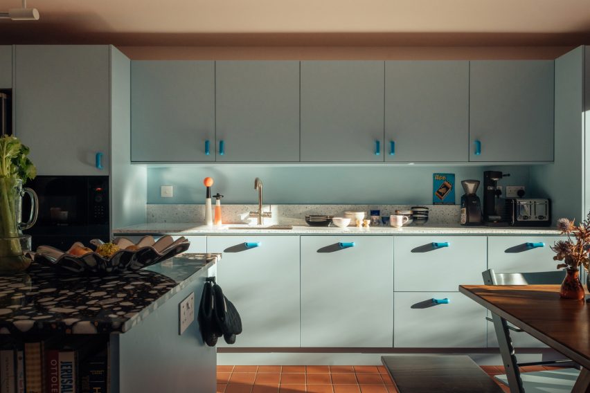 Kitchen interior at Peek-a-Blue by Nimtim Architects