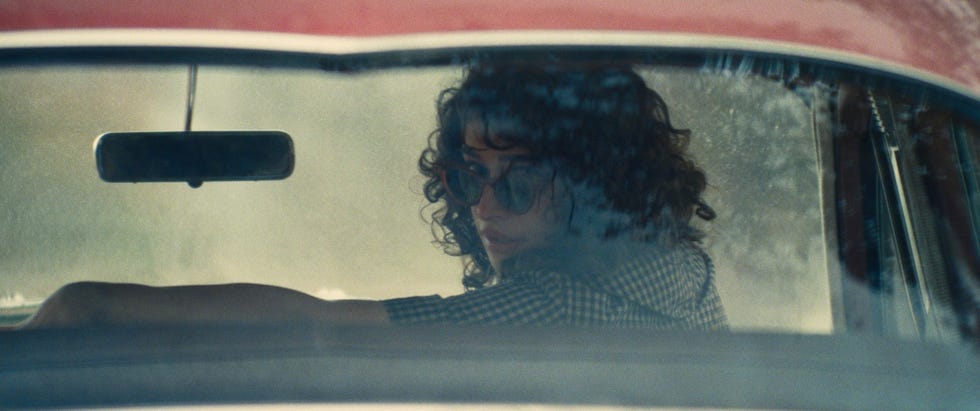 Odessa A'zion as Rachel in Marty Supreme odessa a'zion as rachel in marty supreme