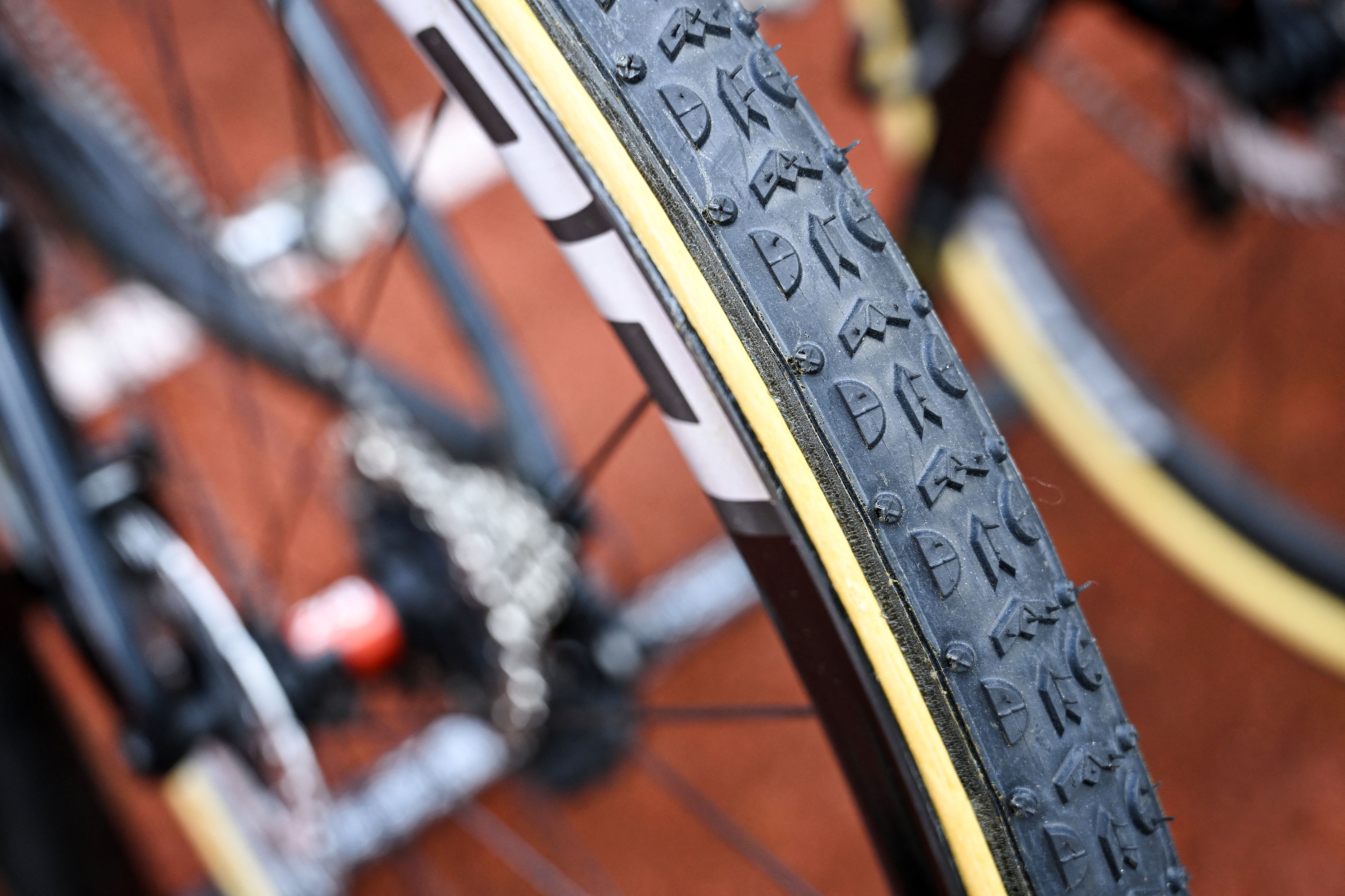 A tubular cyclo cross tyre