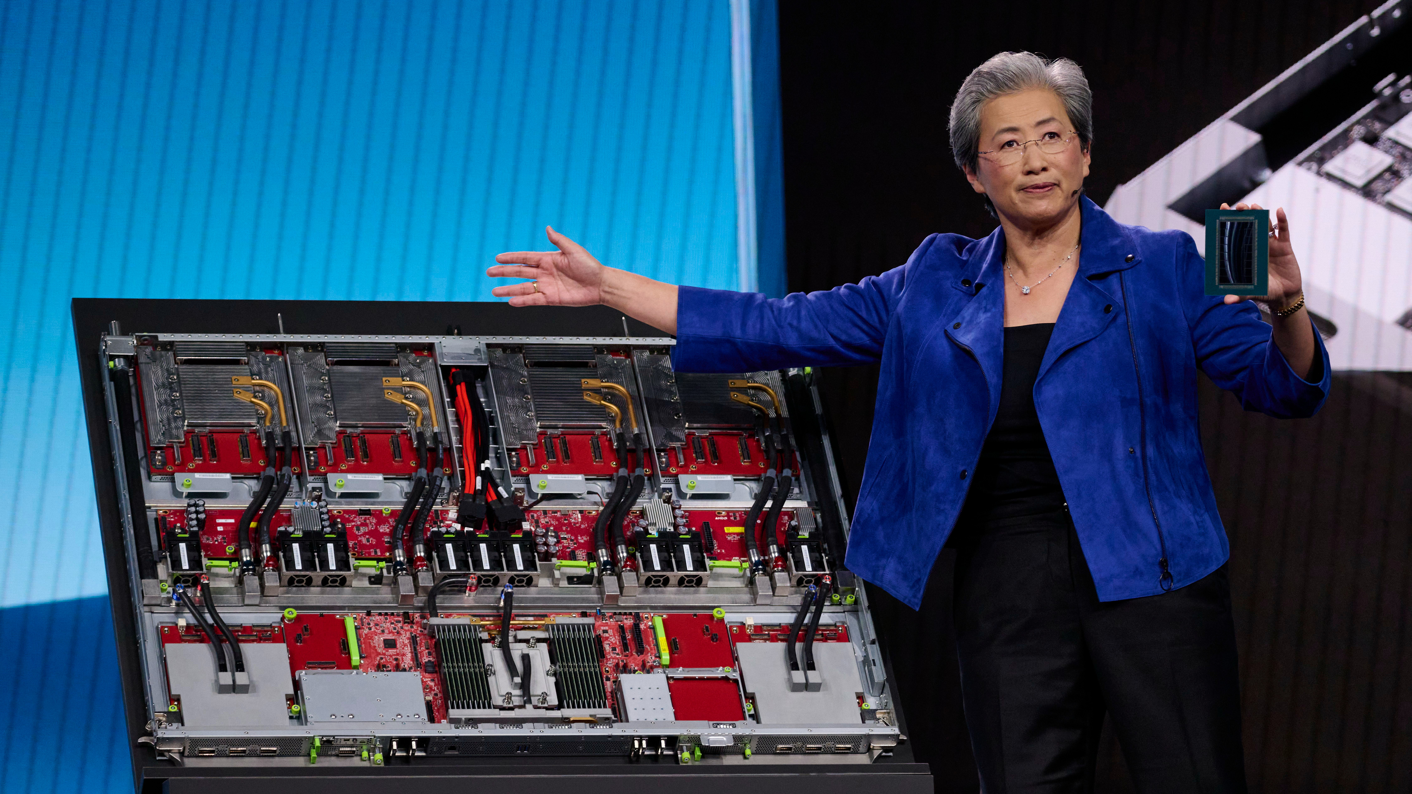 Lisa Su, chair and chief executive officer of Advanced Micro Devices Inc. (AMD), holds an AMD Instinct MI455X GPU during the 2026 CES event in Las Vegas, Nevada, US, on Monday, Jan. 5, 2026.