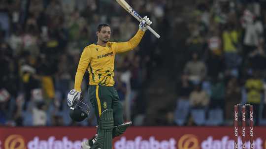 quinton-de-kock-smacked-a-49-ball-115