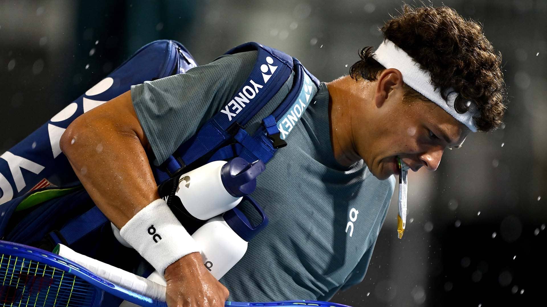 Ben Shelton and Sebastian Baez will resume their quarter-final clash on Thursday in Auckland.