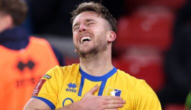 Rhys Oates celebrates after scoring Mansfield's fourth goal at Sheffield United