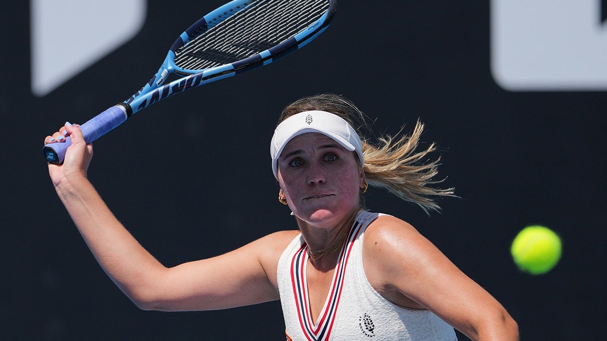 Sofia Kenin goes up against Peyton Stearns